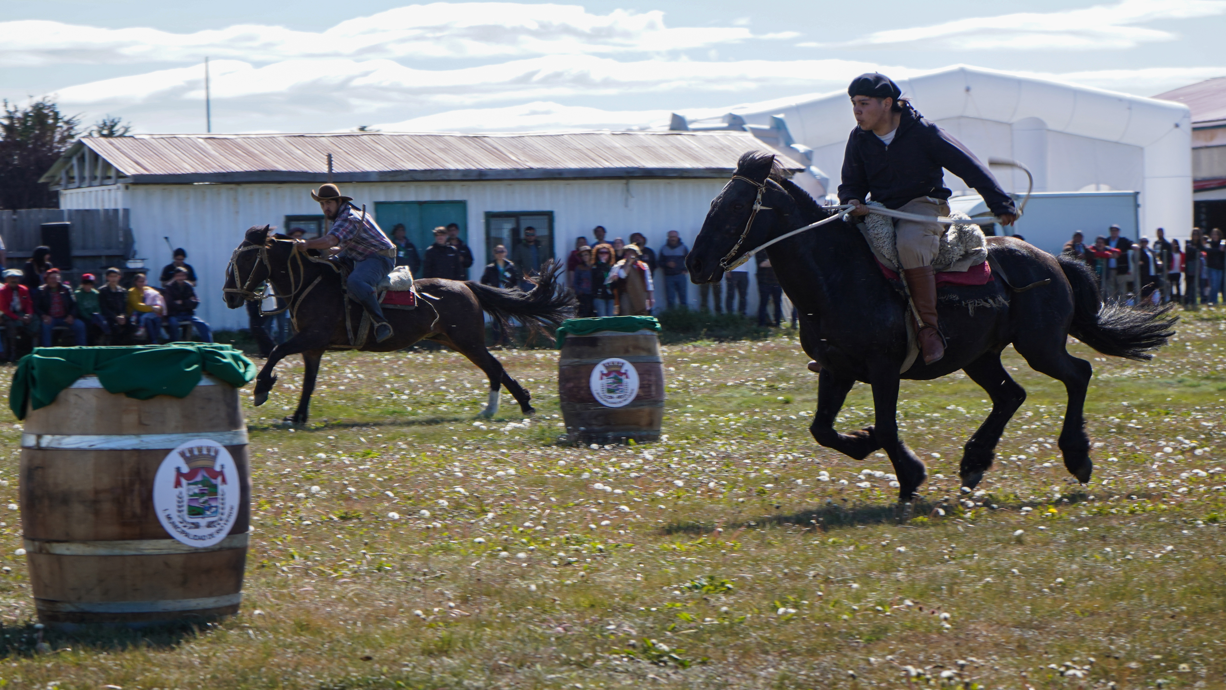 Foto 2 (carrera de barriles).jpg